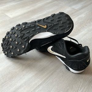 Men’s Shoes Nike Size 8.5 Black and Gold Lightweight Comfortable no flaws